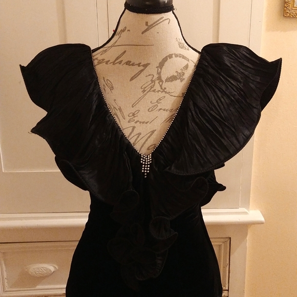 Vintage b.b. collections black velvet backless dress Sz 6 - Picture 2 of 11